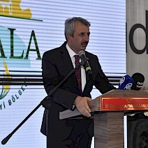 Valimiz Yunus Sezer, altyapı projesi ve imar planları tamamlanan İpsala OSB ile ilgili açıklamalarda bulundu